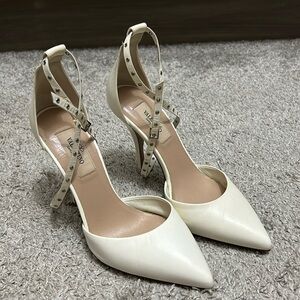 Ivory Valentino Pumps: Size 36.5